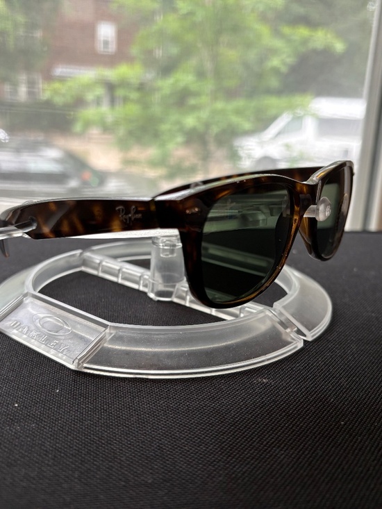 Ray-Ban New Wayfarer Classic sunglasses (RB2132) main image 11